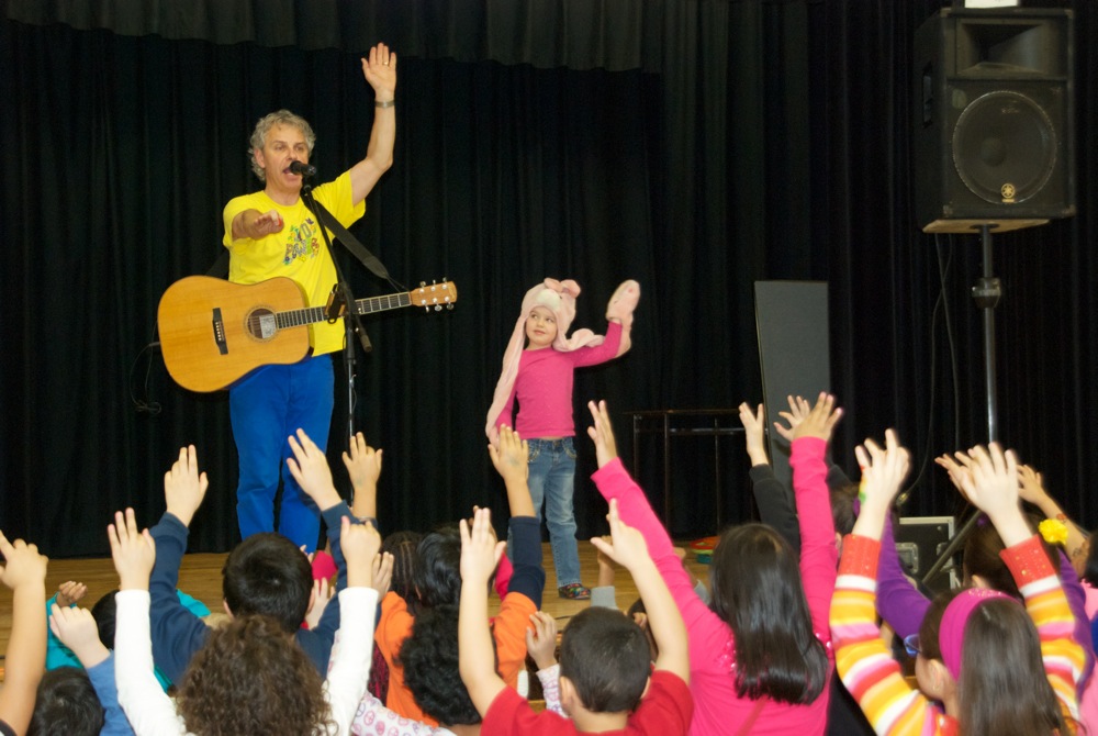 children's entertainer